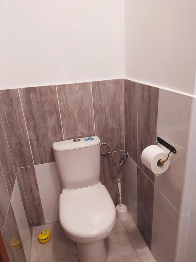 Polny Zakatek - Pokoje Goscinne Rybnica Exterior foto